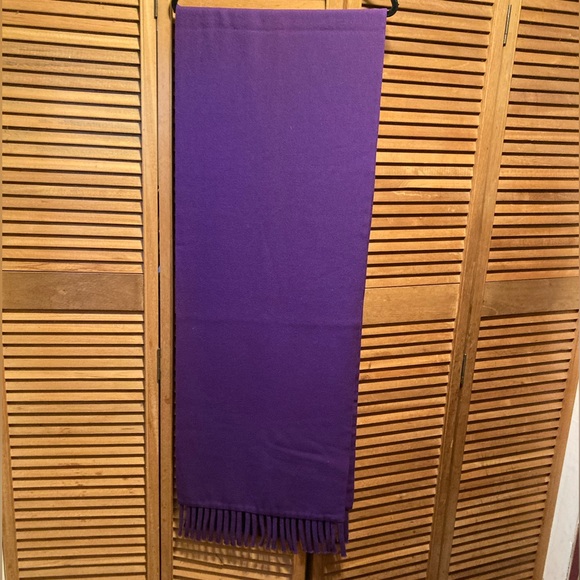 Vintage Heavy Wool Gaberdine Purple Shawl/Wrap with Fringed Hem - Picture 4 of 13
